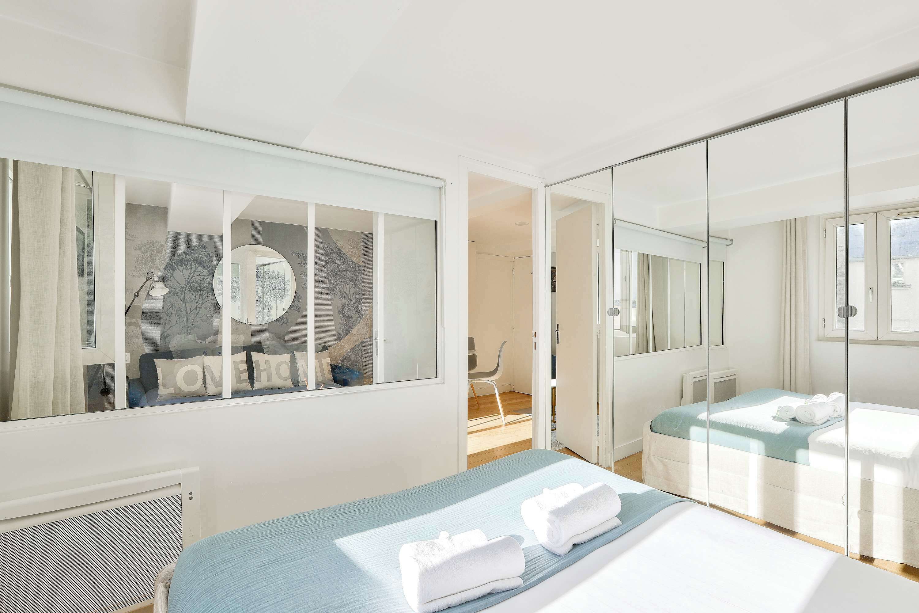 1 habitación, tabla de planchar con plancha, wifi y ropa de cama 