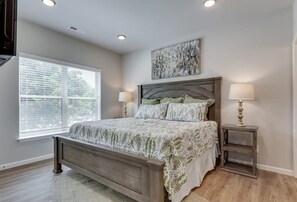 3 bedrooms, iron/ironing board, travel cot, WiFi