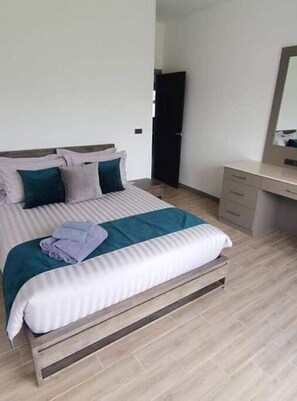 3 bedrooms, iron/ironing board, free WiFi, bed sheets
