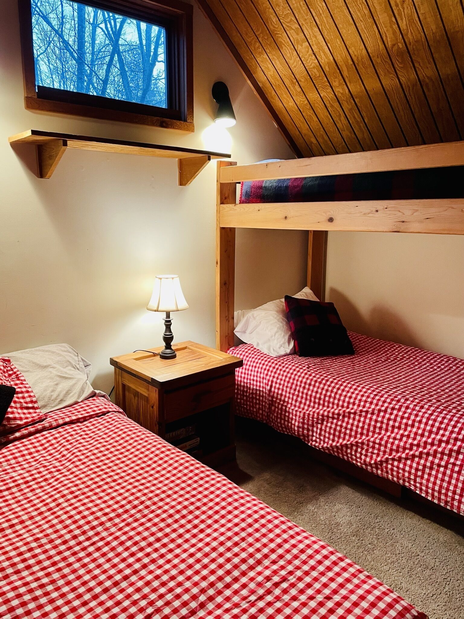 Relax and Unwind at the Bear Stroll Bungalow