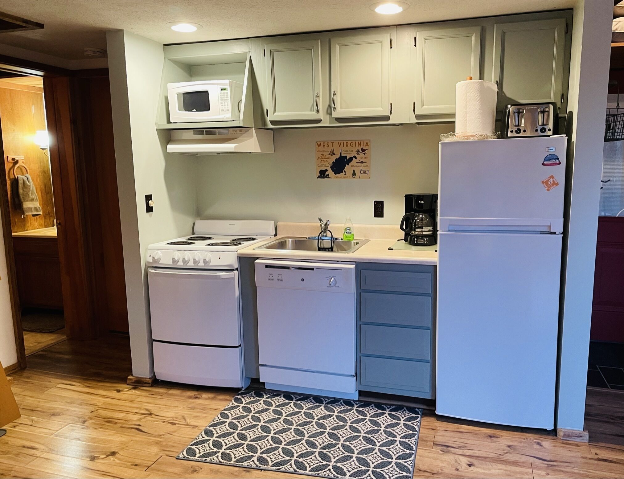 Relax and Unwind at the Bear Stroll Bungalow