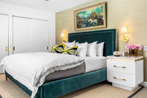 3 bedrooms, desk, iron/ironing board, free WiFi