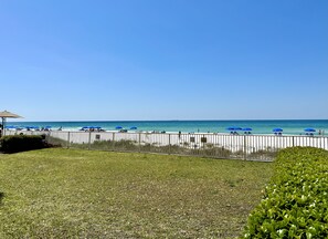 Na praia