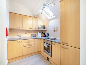 Cookware/dishes/utensils