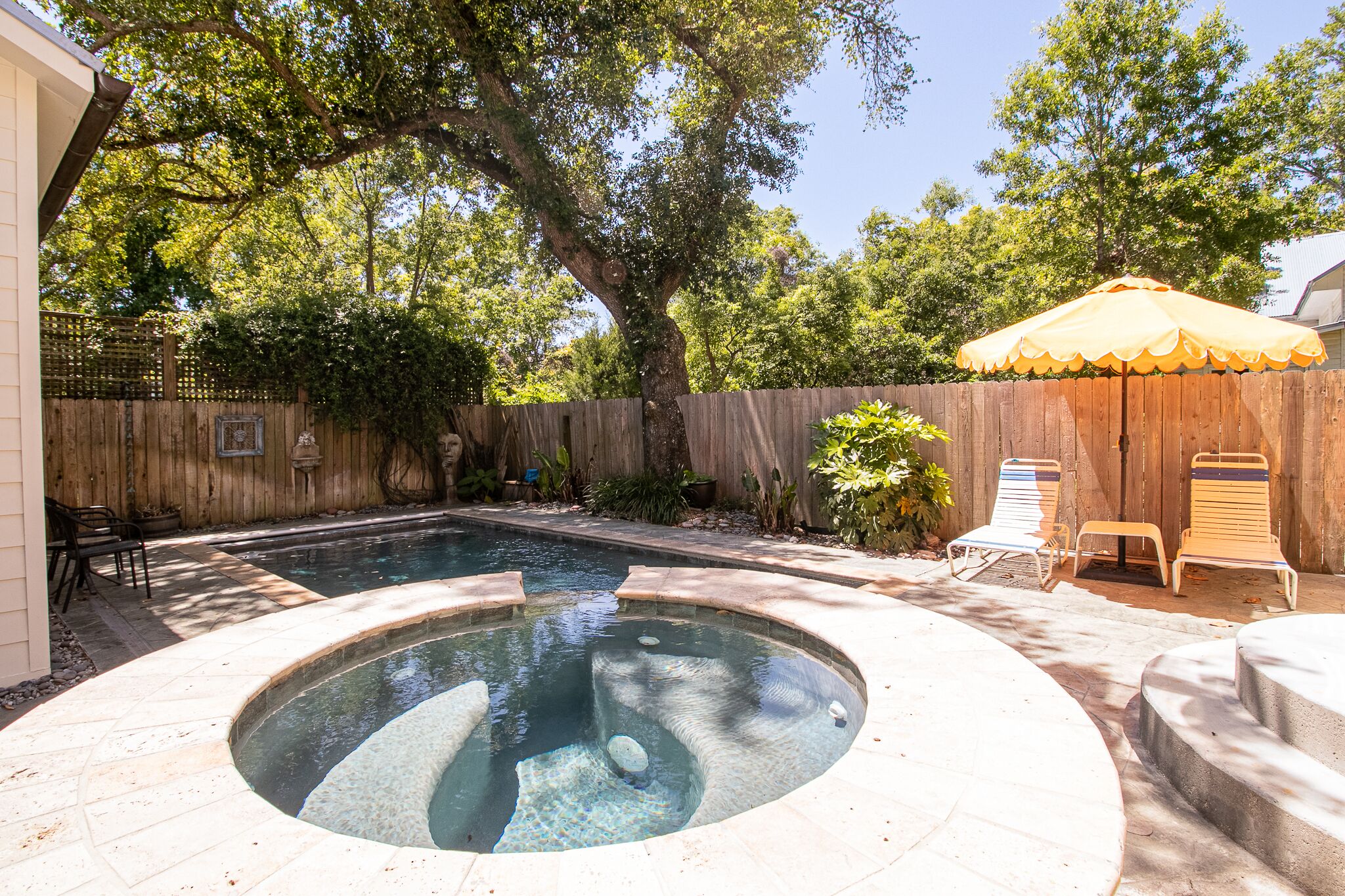 "The Pool House", a 2 bedroom studio guest house in Bay St Louis 