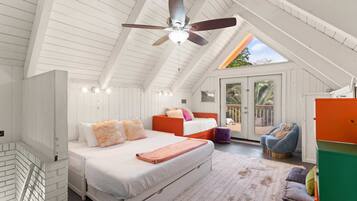 3 bedrooms, iron/ironing board, WiFi, bed sheets