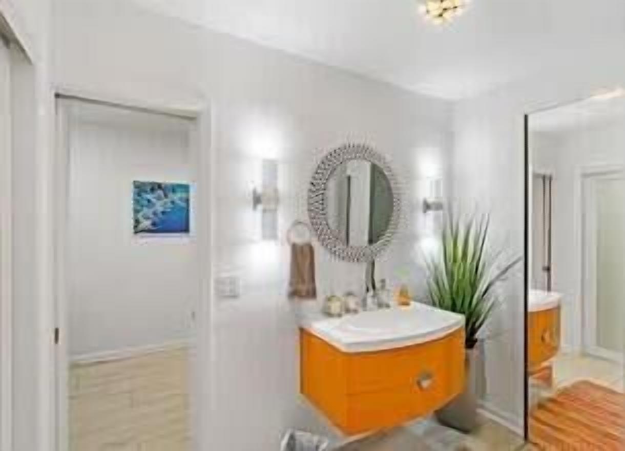 82 Palms - Waterfront Home & Rooftop Sun Deck