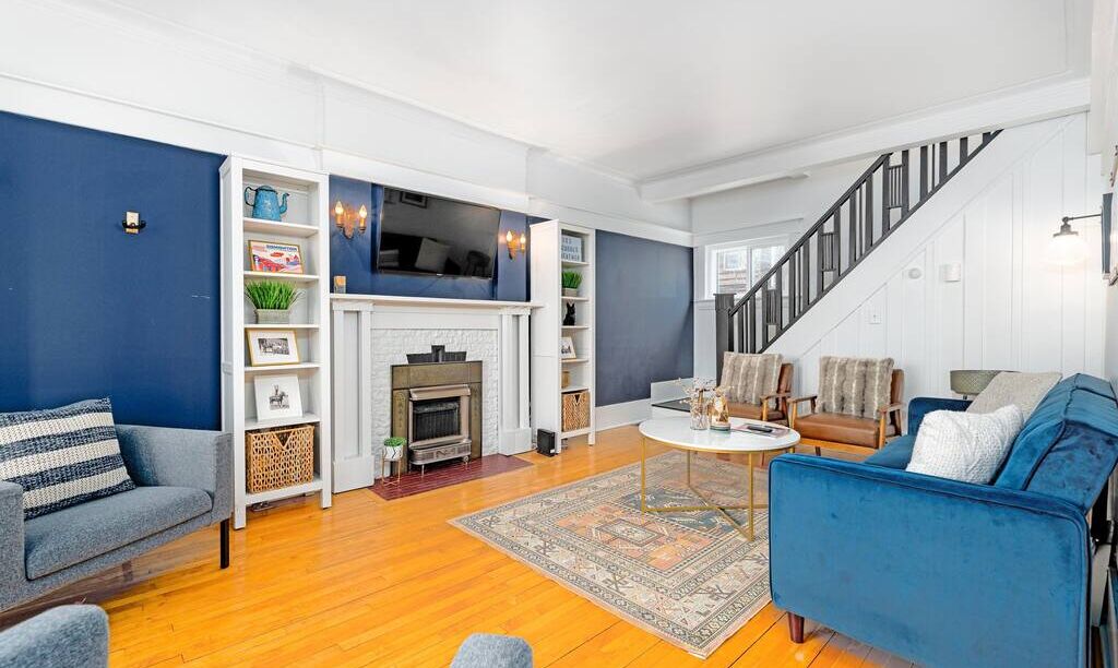 TV, fireplace, offices