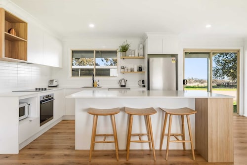 Cooinda Cottage - Beautiful Borenore Farm Stay