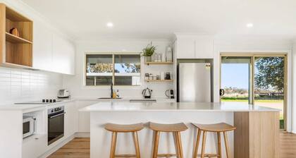 Cooinda Cottage - Beautiful Borenore Farm Stay