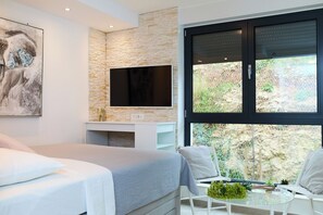 1 bedroom, soundproofing, iron/ironing board, bed sheets