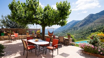 Villa | Terrace/patio