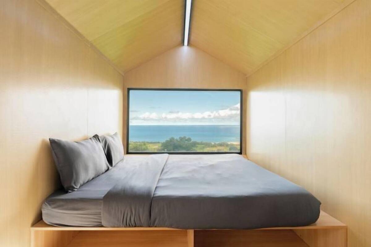 2 bedrooms, laptop workspace, free WiFi, bed sheets