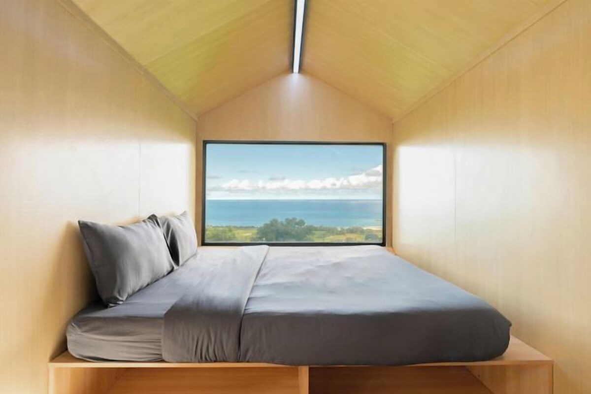 Espaço de trabalho para notebook, Wi-Fi de cortesia, roupa de cama
