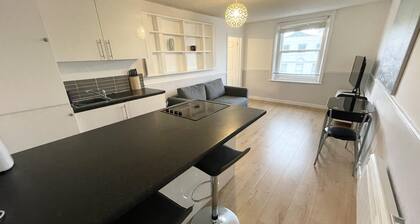 Pool Hill Terrace - Two Bedroom Apartment