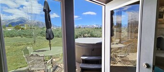 Luxury Adobe Gem - Epic Mountain Views, Hot Tub, Foosball, Loft