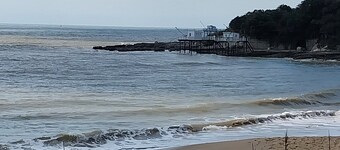 charmant appartement avec WIFI  à5 minutes à pied de la plage et du centre ville