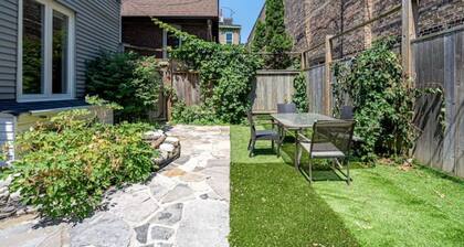 Beach House Oasis - 2BR Apartment in Beaches Area