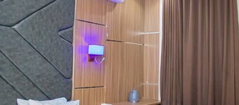 Laycon Hotel & Suites