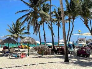 Sun loungers, beach towels - Punta cana los corals! (La Altagracia Province)
