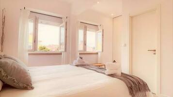 1 bedroom, free WiFi, bed sheets