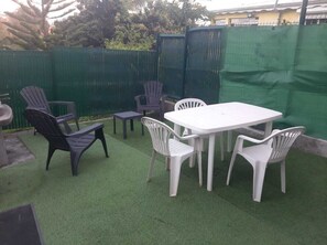 Outdoor dining - Charming studio size XL (ABYMES)