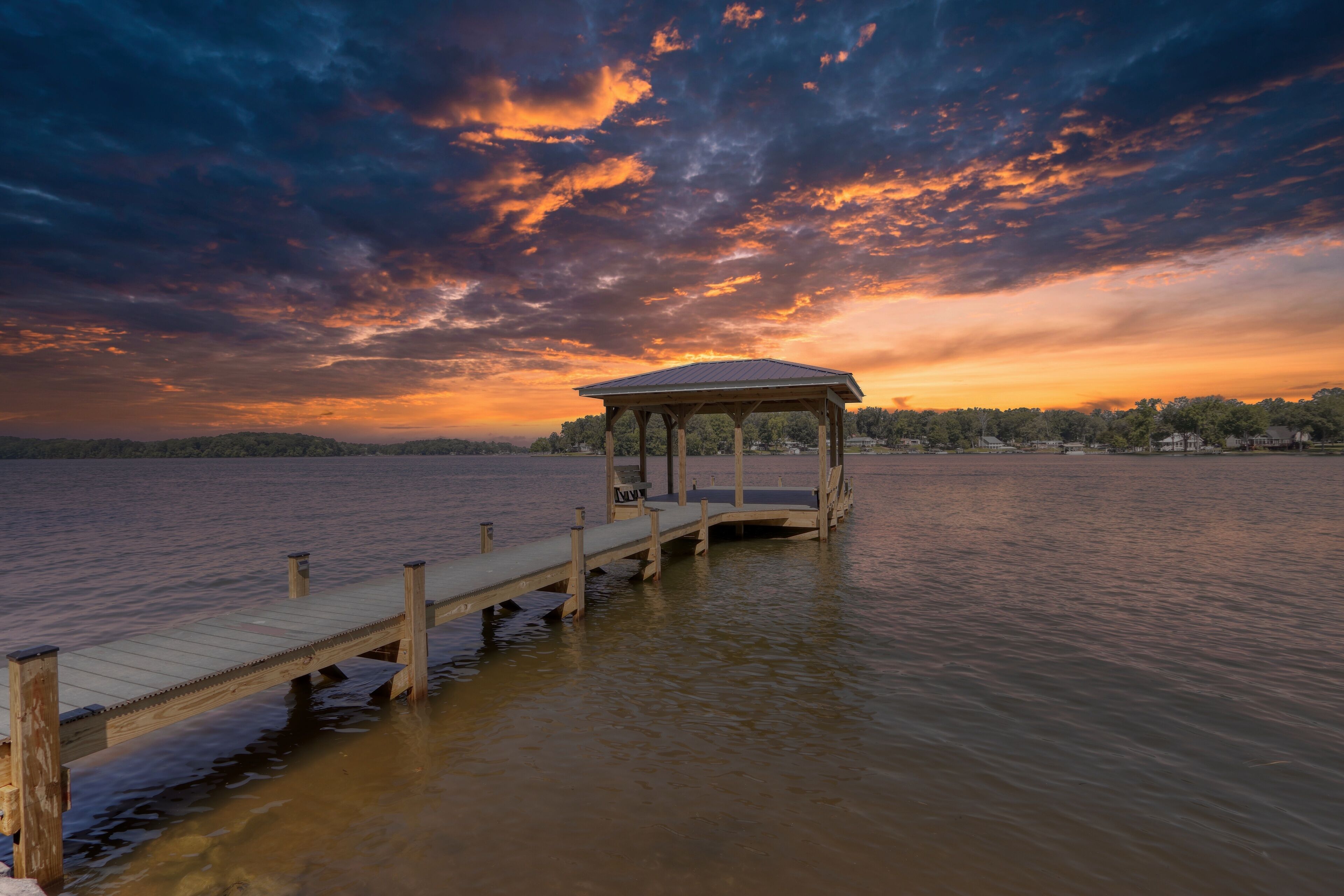 New! Pet friendly, west facing,  Waterside Retreat on Lake Greenwood, SC