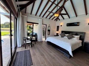 6 bedrooms, in-room safe, desk, iron/ironing board