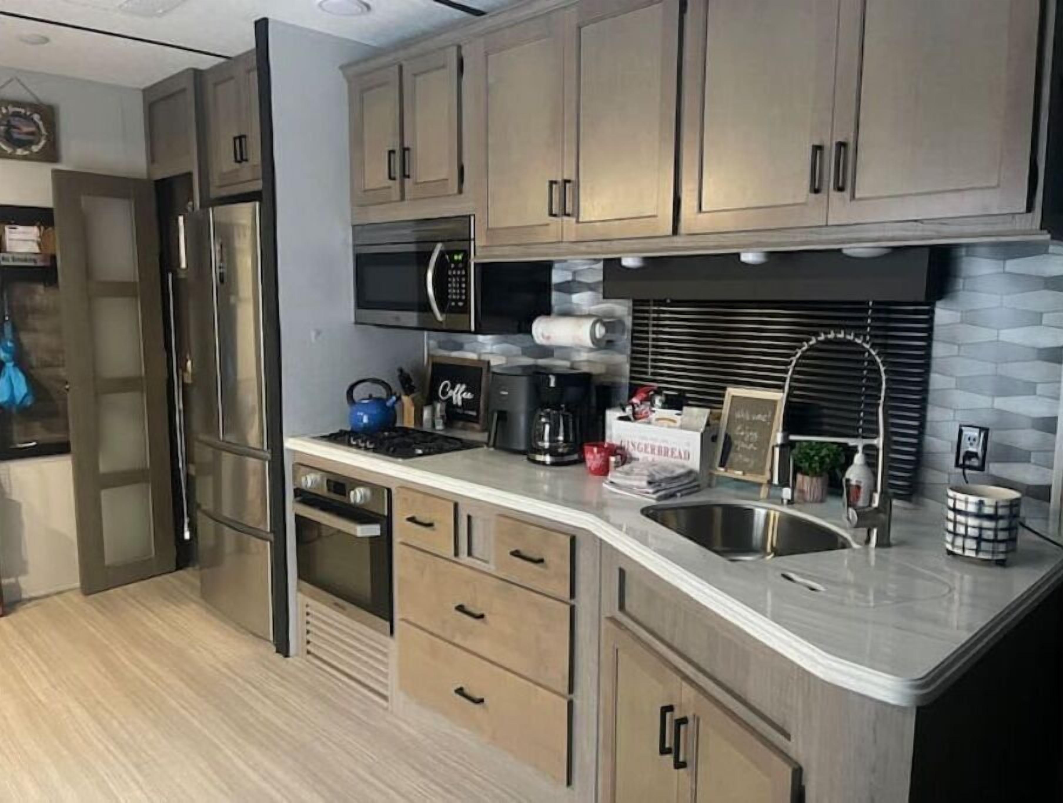 DESTINATION RETREAT IN THE LAUREL HIGHLANDS!