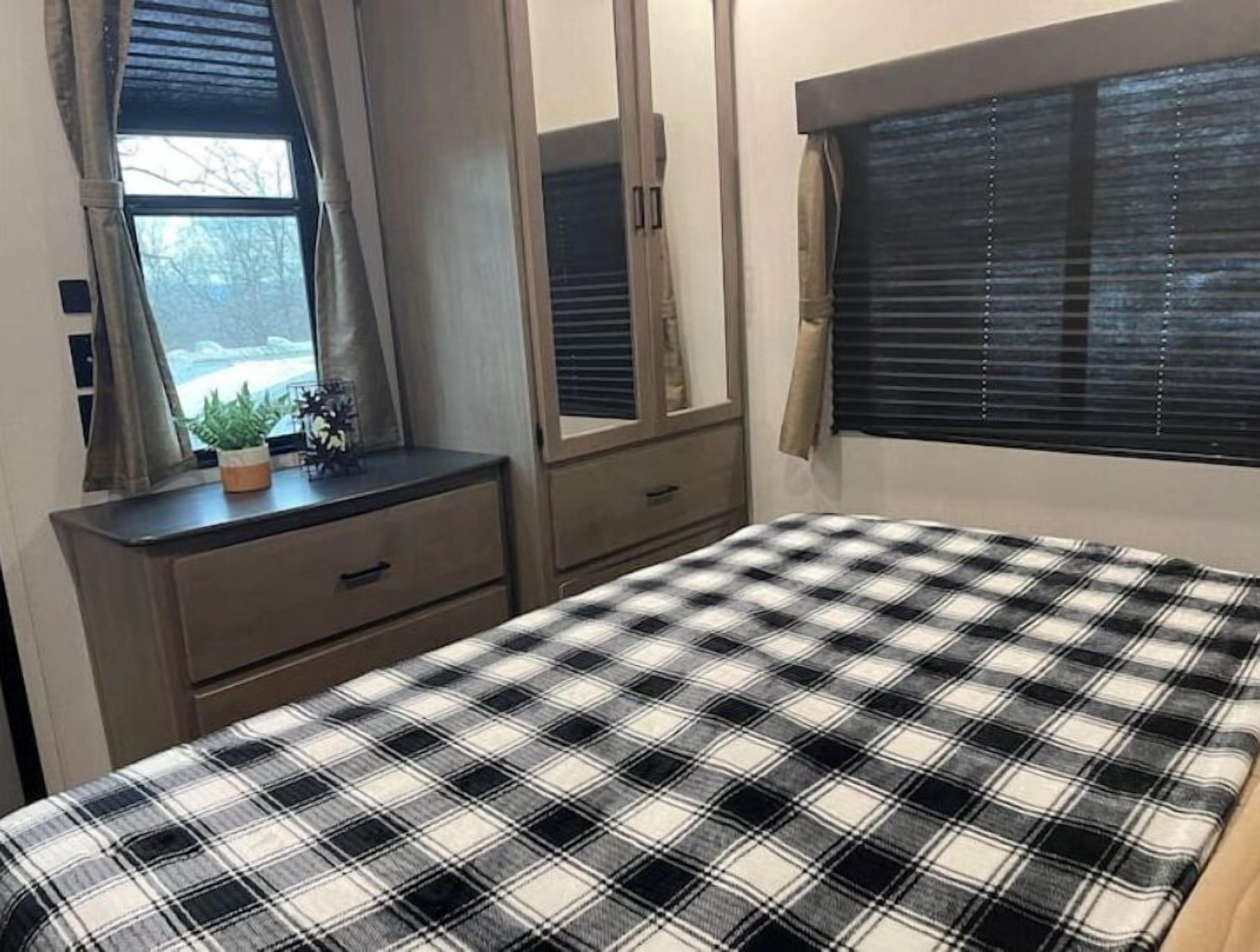 DESTINATION RETREAT IN THE LAUREL HIGHLANDS!