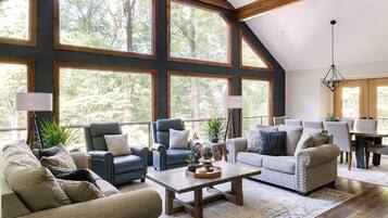 Smart TV, chimenea, videojuegos y futbolito