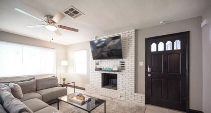 Heavenly 4 bedroom, walk to shopping & downtown!!