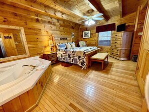1 bedroom, free WiFi, bed sheets - BEARFOOT - Romantic cabin perfect for two! (Townsend)