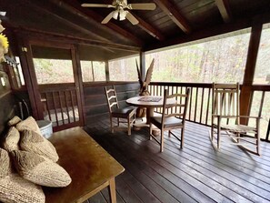 Outdoor dining - BEARFOOT - Romantic cabin perfect for two! (Townsend)
