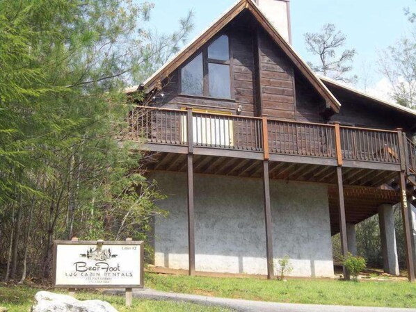 Exterior - BEARFOOT - Romantic cabin perfect for two! (Townsend)