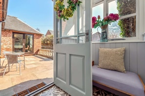 تناول الطعام بالخارج