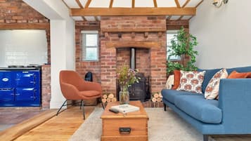 TV, fireplace, offices