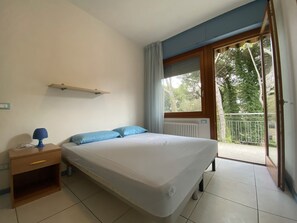 4 bedrooms, free WiFi, bed sheets