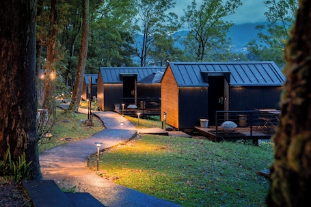 Fachada. Bobocabin Coban Rondo Malang