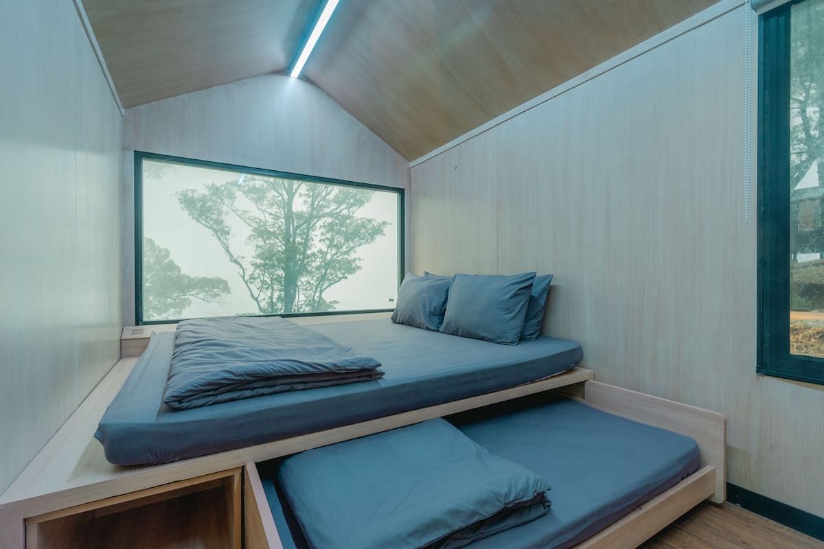 Executive Cabin, Multiple Beds