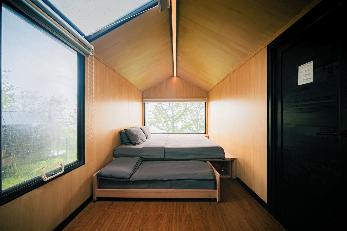 كابينة تنفيذية - عدة أسرّة | مكتب وواي فاي مجانًا وملاءات أسرّة