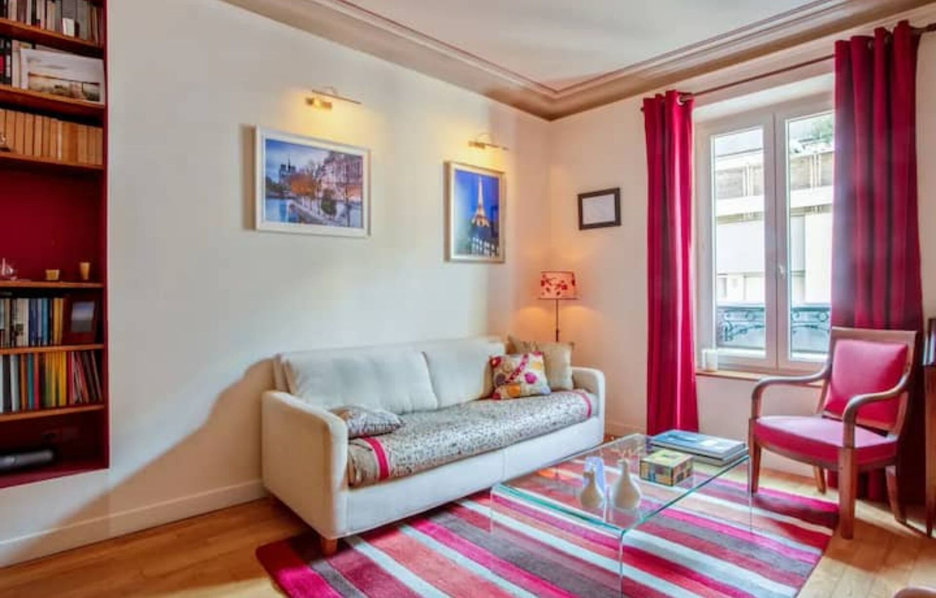 Champs Ely. Elegant quiet studio with air conditioning