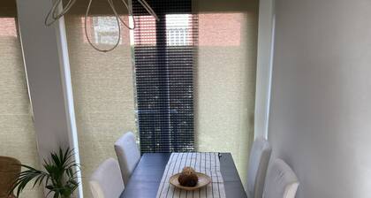 Chalet con jardin ,piscina privada y BBQ -Centro de Cantabria ideal familias