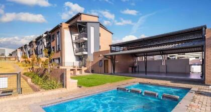 Eazy Inn by Mall of Africa