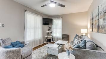 Smart TV, table tennis