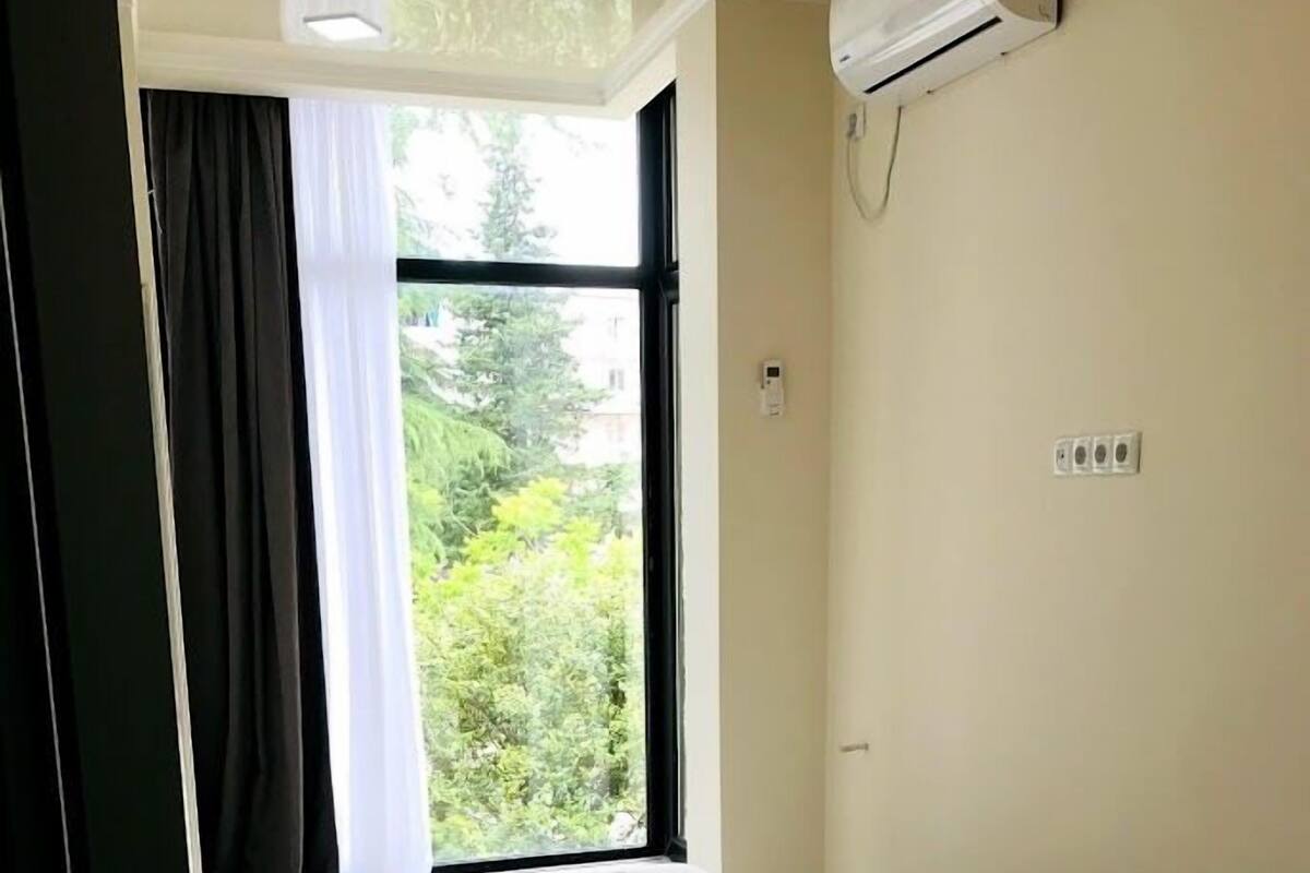 Kamar Double Klasik | Meja kerja, ruang kerja ramah laptop, dan kedap suara