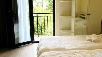 Bureau, espace de travail pour ordinateur portable