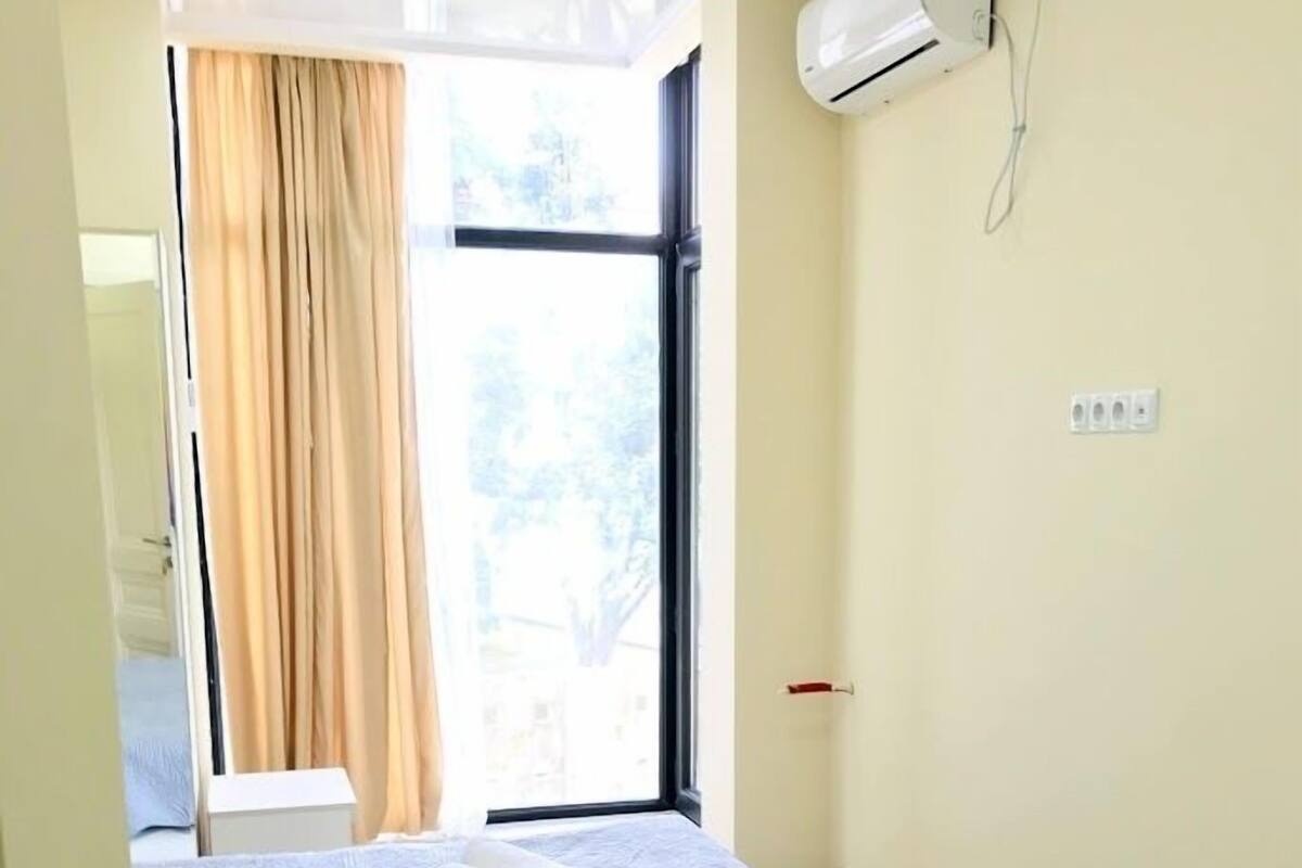 Kamar Double Klasik | Meja kerja, ruang kerja ramah laptop, dan kedap suara
