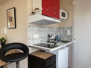 Apartment | Private kitchen | Fridge, microwave, stovetop, electric kettle