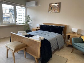 1 bedroom, desk, free WiFi, bed sheets - Cozy Apartment in Heart Athens Near Metro Fix 100m (Athens)